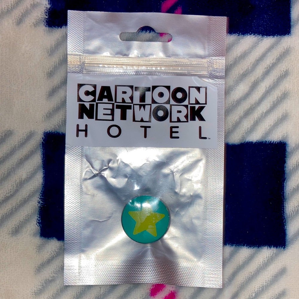 Steven Universe “Pearl” pin